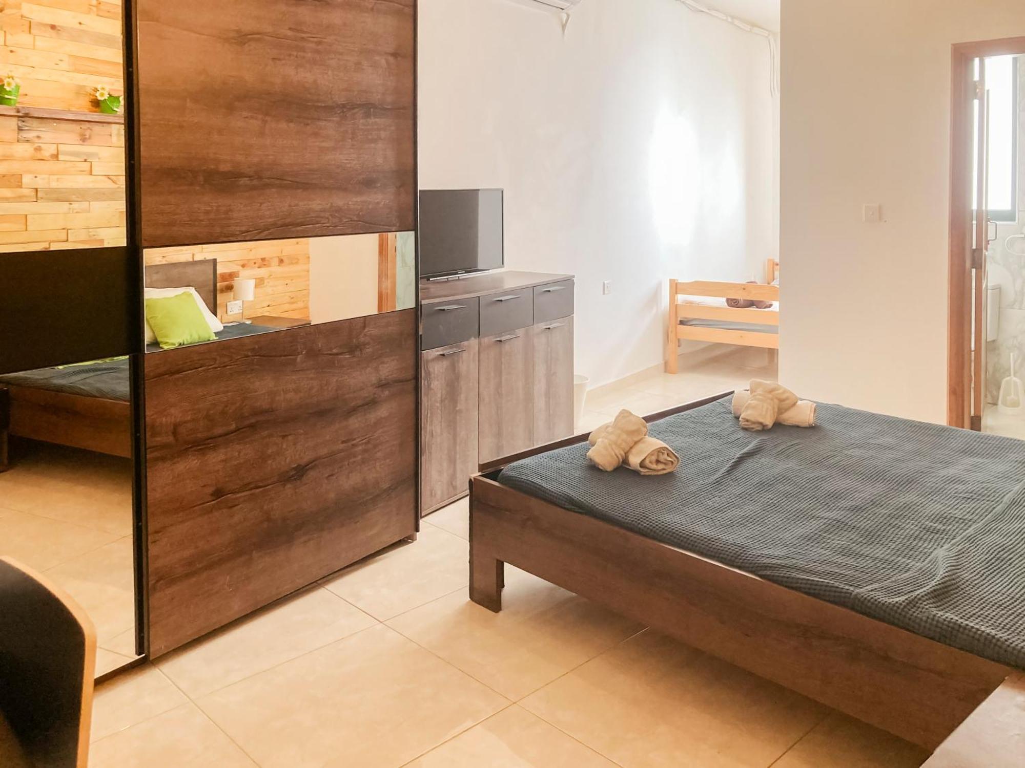 Xl Central Home - Sleeps 10 People Pietà Εξωτερικό φωτογραφία