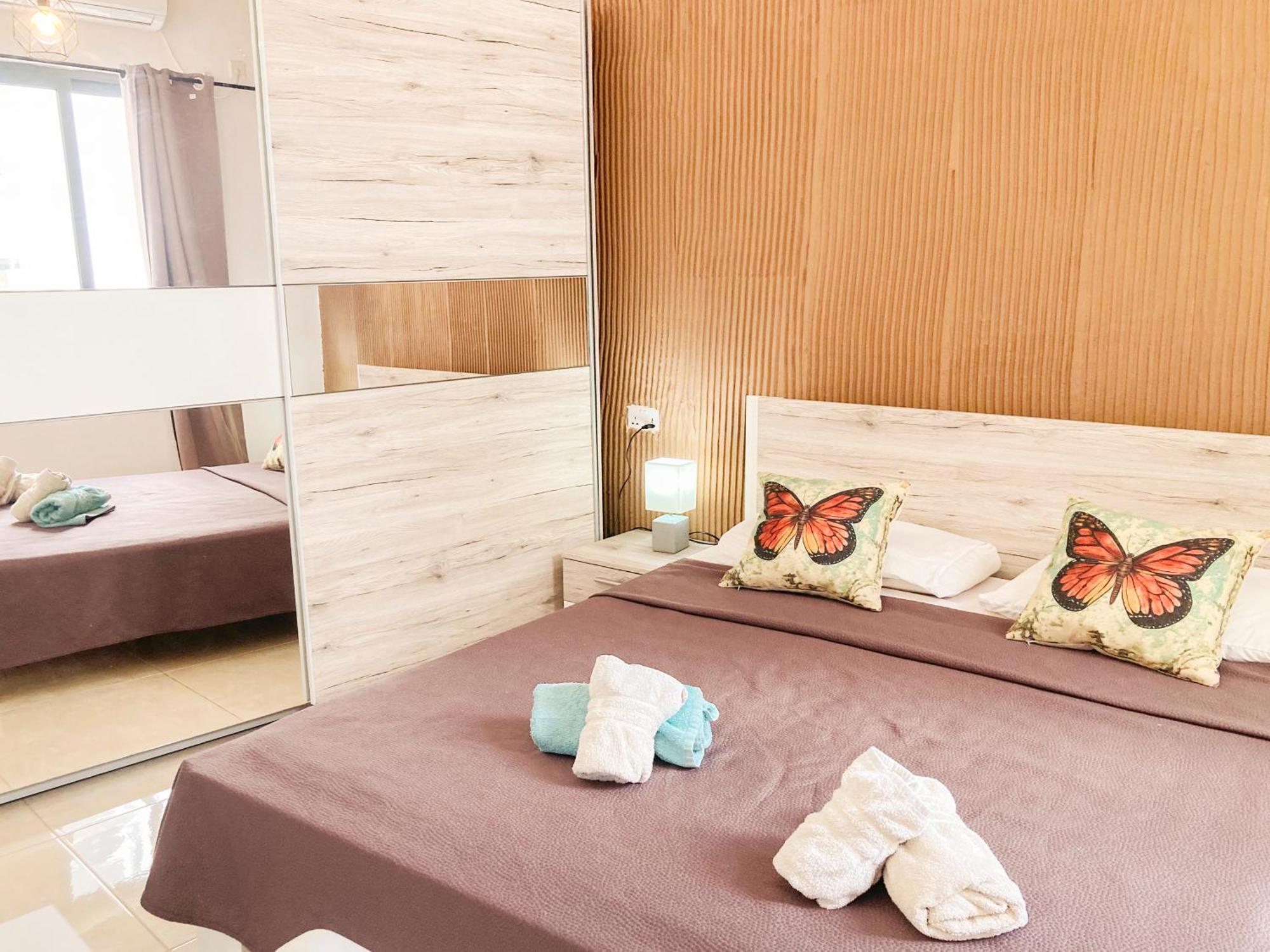 Xl Central Home - Sleeps 10 People Pietà Εξωτερικό φωτογραφία