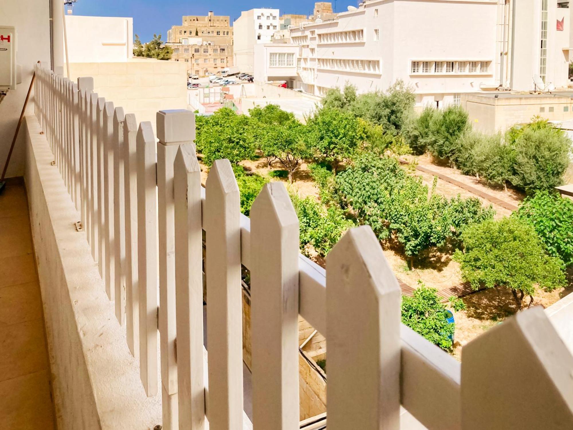 Xl Central Home - Sleeps 10 People Pietà Εξωτερικό φωτογραφία