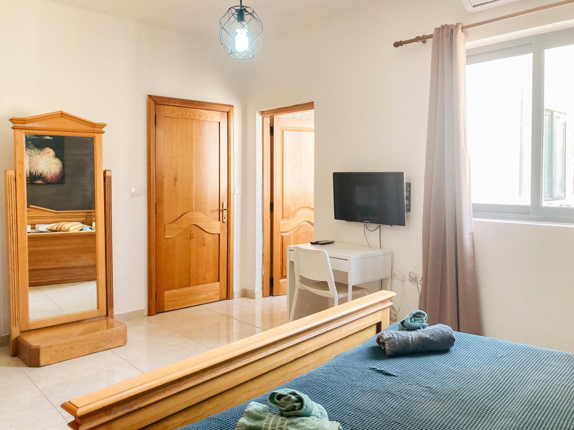 Xl Central Home - Sleeps 10 People Pietà Εξωτερικό φωτογραφία