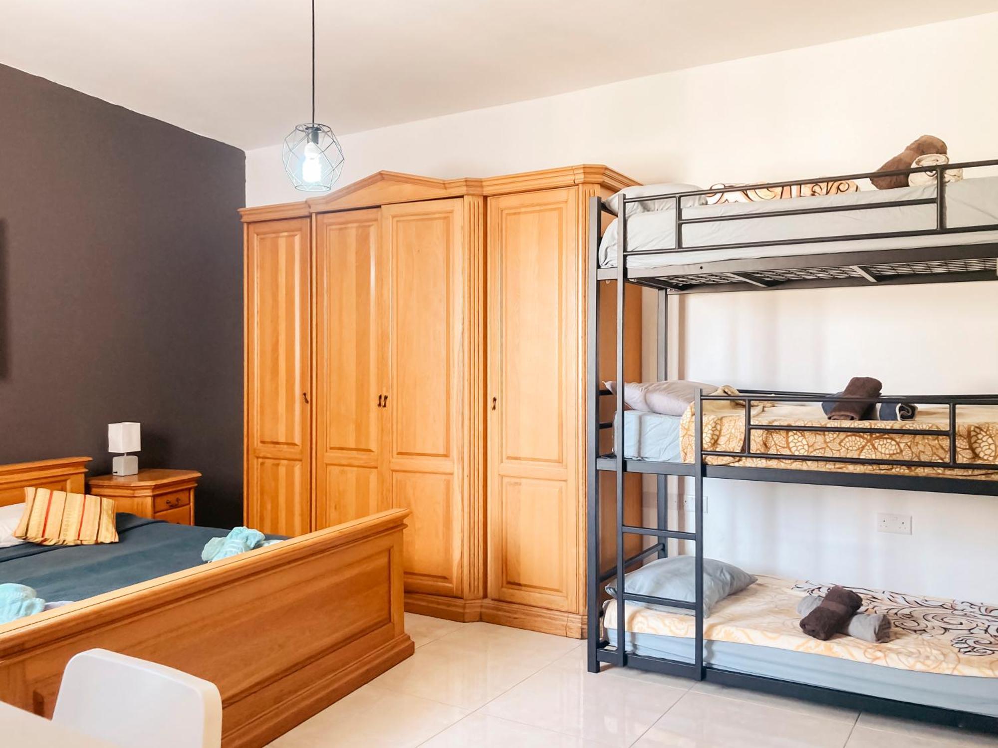 Xl Central Home - Sleeps 10 People Pietà Εξωτερικό φωτογραφία