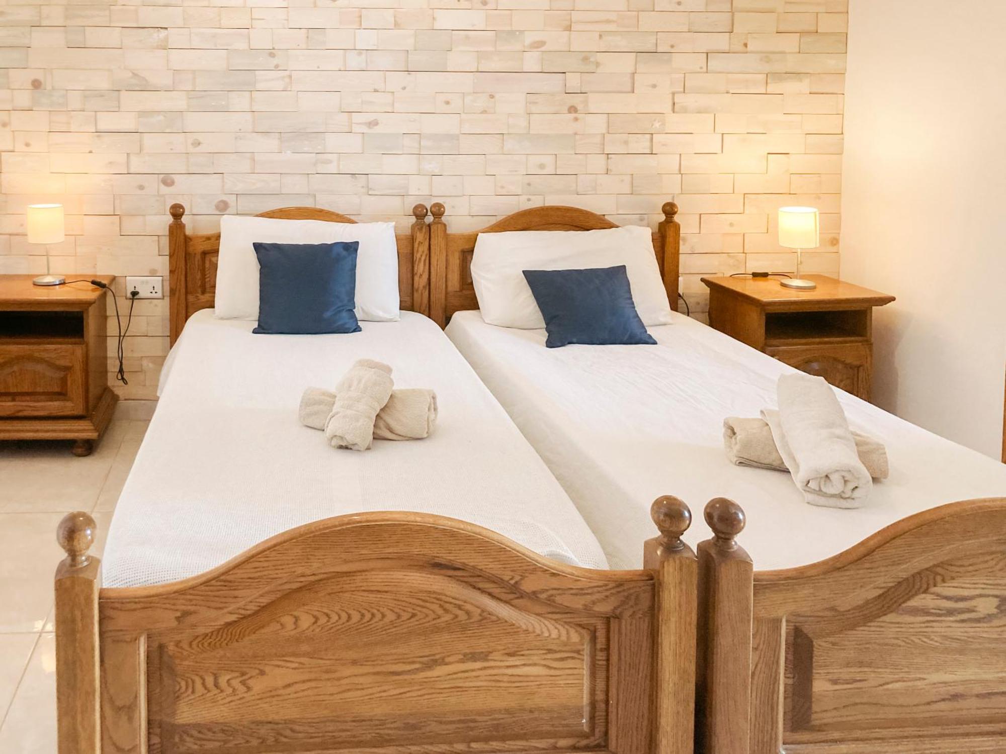 Xl Central Home - Sleeps 10 People Pietà Εξωτερικό φωτογραφία