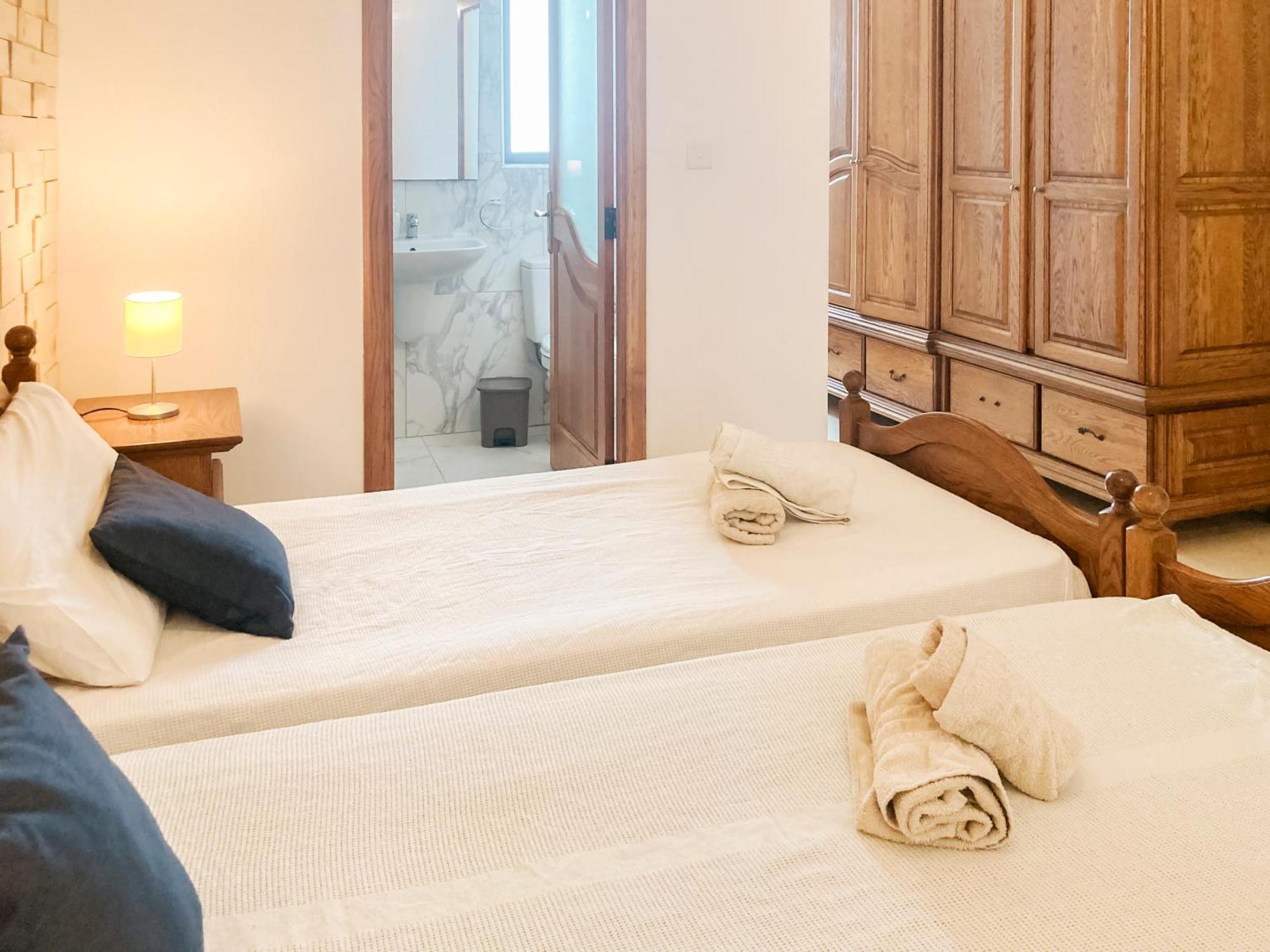 Xl Central Home - Sleeps 10 People Pietà Εξωτερικό φωτογραφία