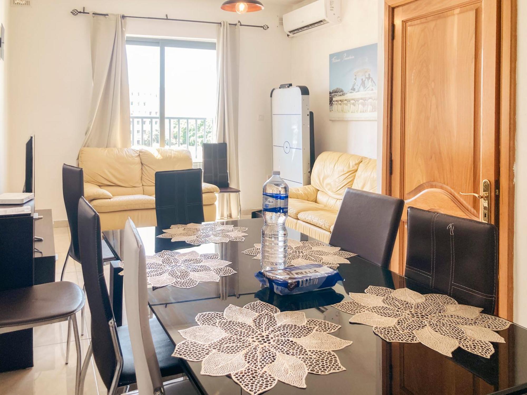 Xl Central Home - Sleeps 10 People Pietà Εξωτερικό φωτογραφία