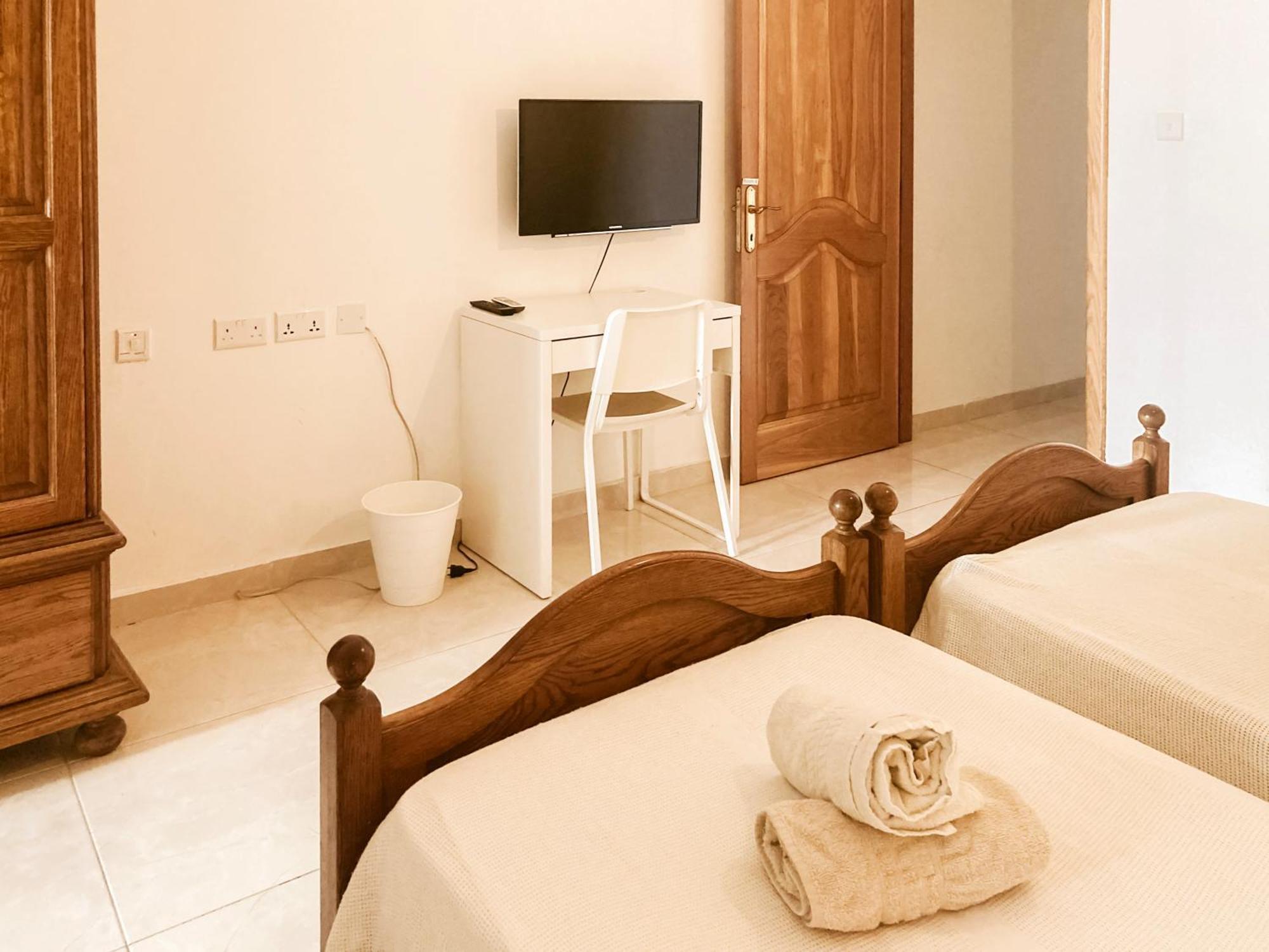 Xl Central Home - Sleeps 10 People Pietà Εξωτερικό φωτογραφία